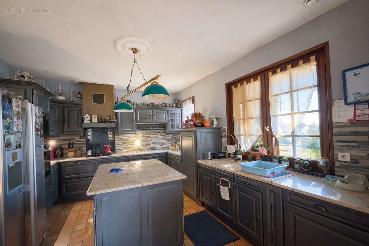 Maison à CLONAS-SUR-VAREZE