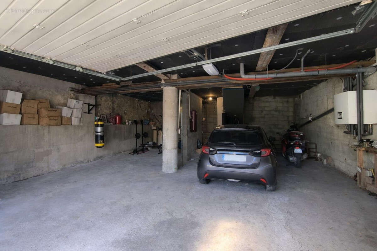 Maison à LA BASTIDE-DES-JOURDANS