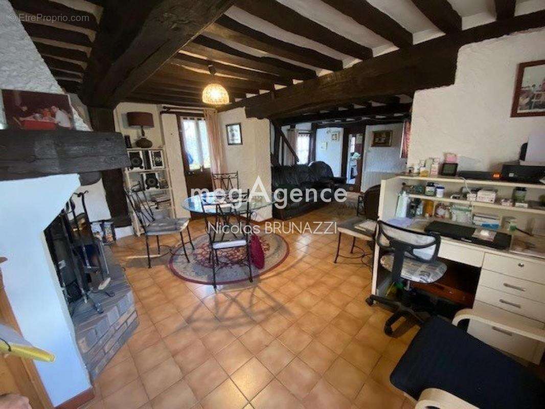 Maison à LES CHAMPEAUX