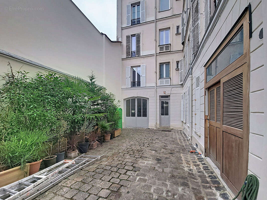 Appartement à PARIS-14E