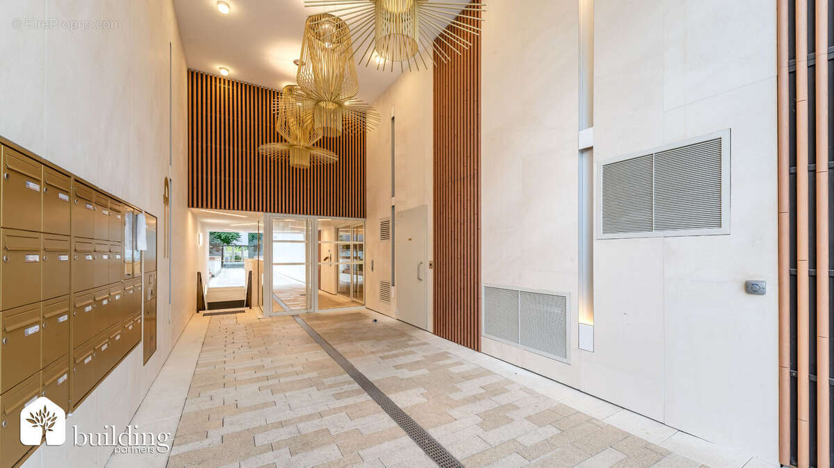 Appartement à COURBEVOIE