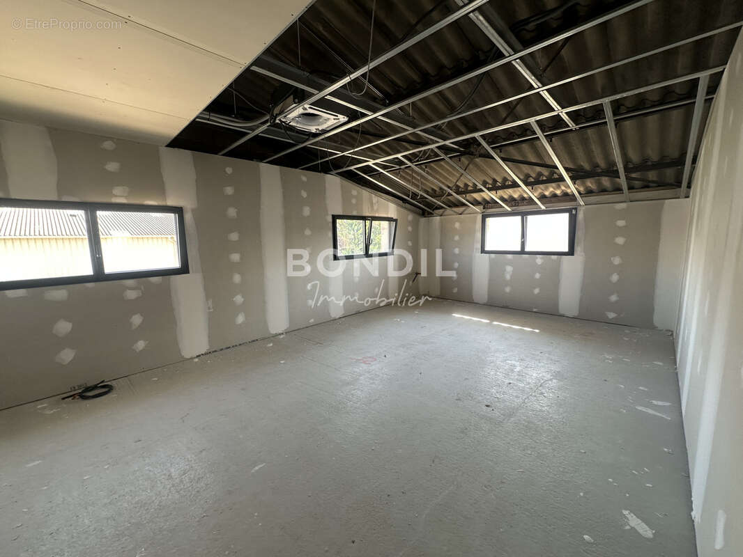 Locaux de 90m2  Nouveau POLE MEDICAL PERTUIS ZAC Saint Martin - photo 5