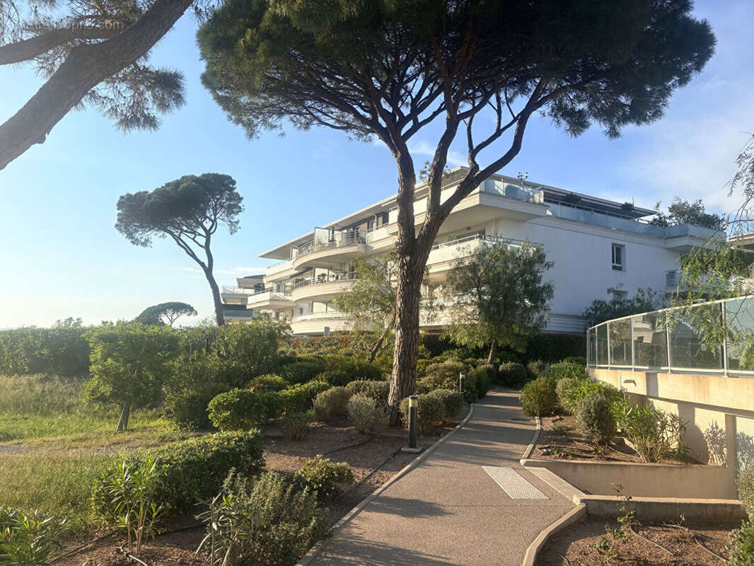 Appartement à PUGET-SUR-ARGENS