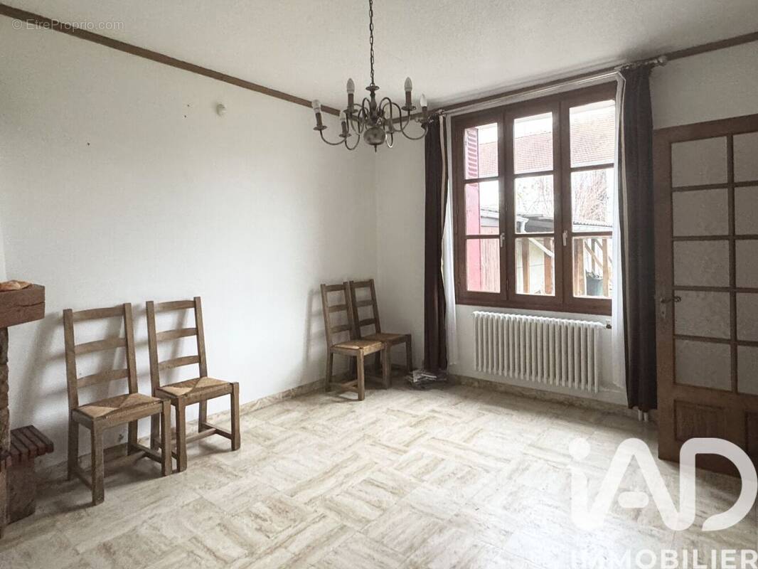 Photo 1 - Maison à COMPIEGNE