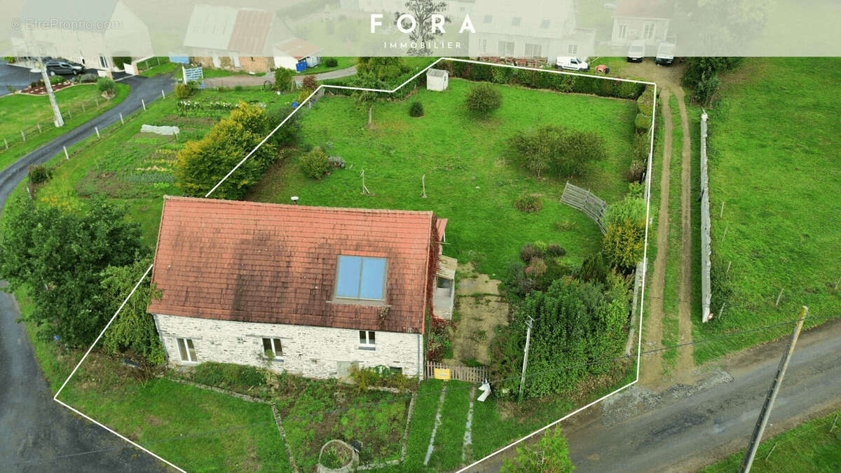 Maison à CONDE-SUR-NOIREAU