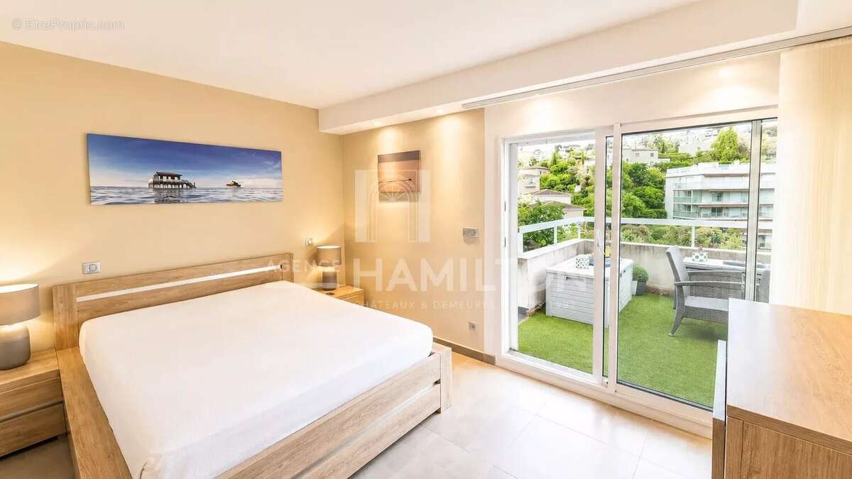Appartement à MANDELIEU-LA-NAPOULE