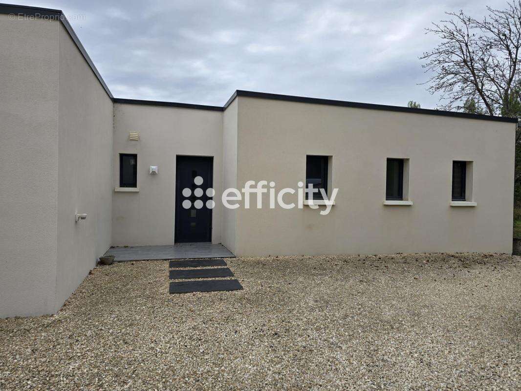 Maison 117 m² à Prahecq  - photo 3