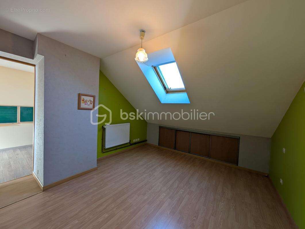 Maison à DUN-SUR-AURON