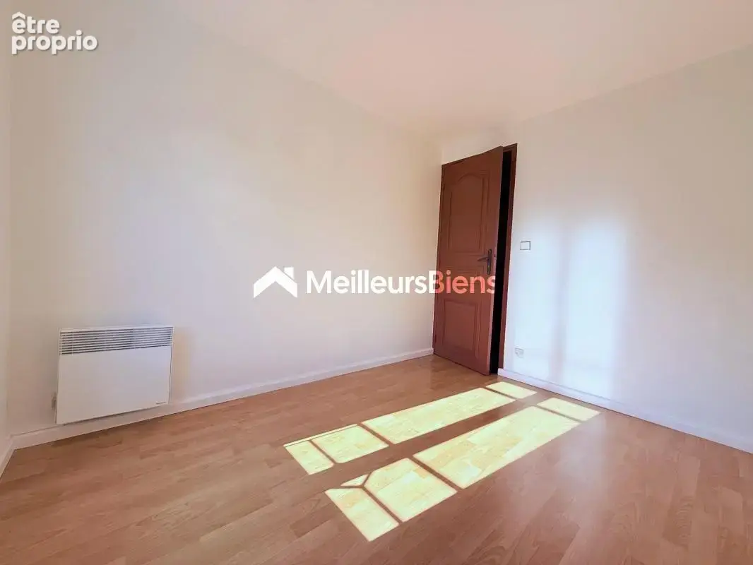 Maison 87 m² - 4 Chambres - jardin et garage - photo 11