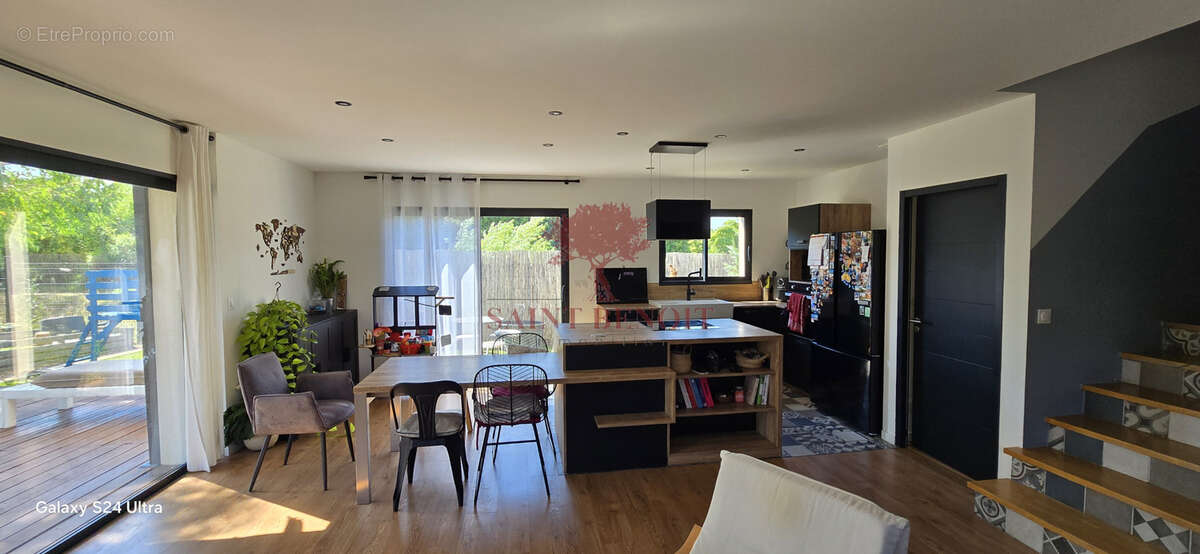 A VENDRE - A SAINT DREZERY - VILLA RECENTE de TYPE T5 de 110m2 avec garage jardin et piscine - photo 10