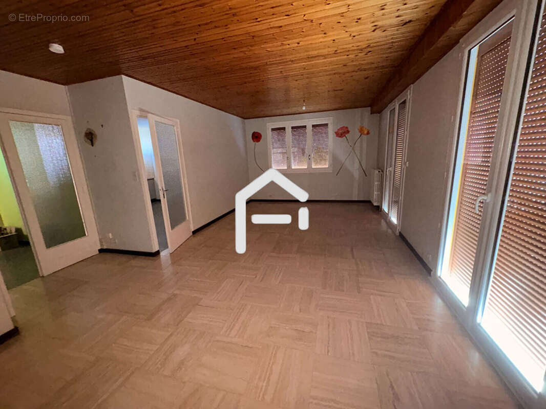 Maison 105 m² à Le Champ-Saint-Pere  - photo 6