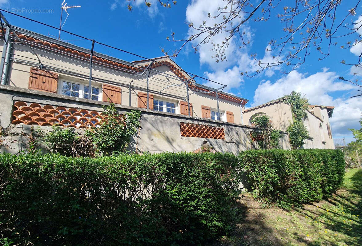 Maison à RENAISON