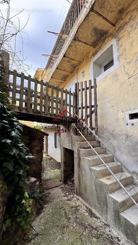 Maison à MOLIERES-SUR-CEZE