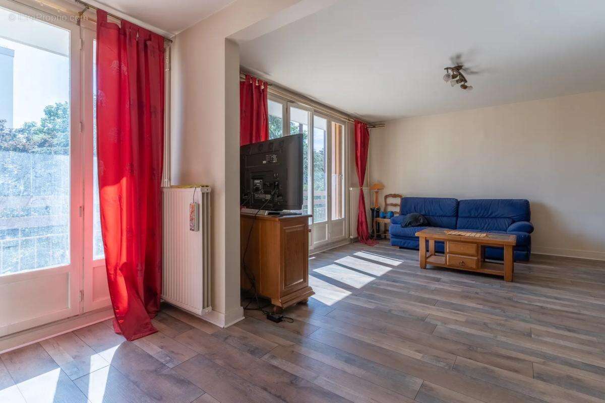 Appartement de 5 pièces de 91 m² à Saint-Ouen-l'Aumône - photo 3