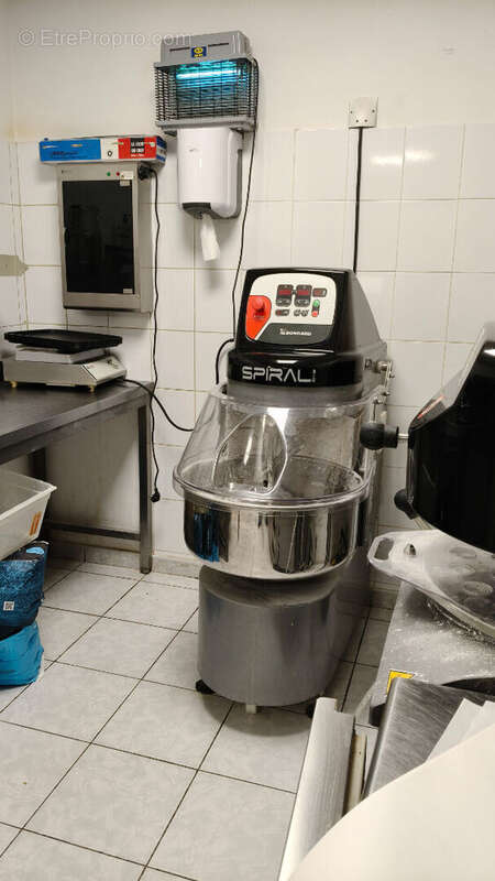 A vendre fonds de commerce concept burger maison idealement situe sur un axe principal (route des plages) a la londe les maures - photo 17