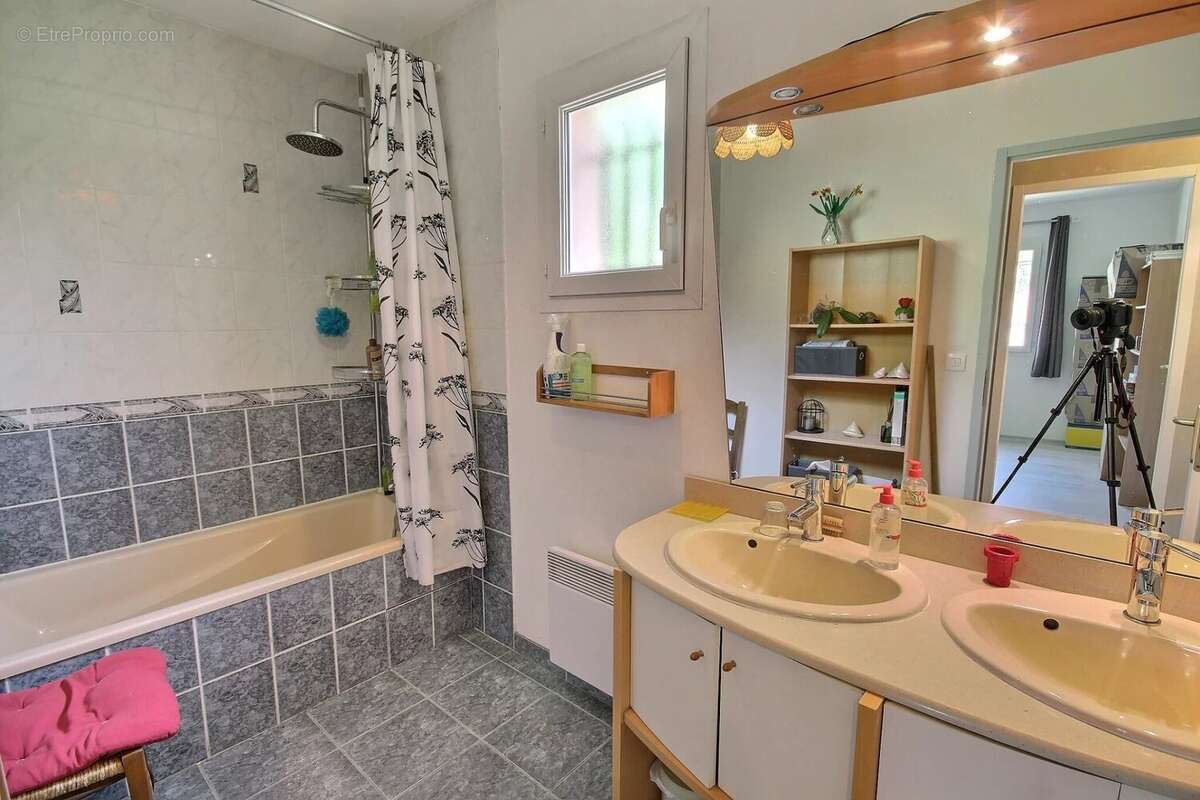 Maison à SAINT-LATTIER