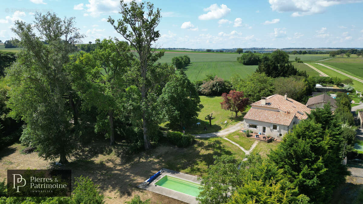 Maison à MONCRABEAU