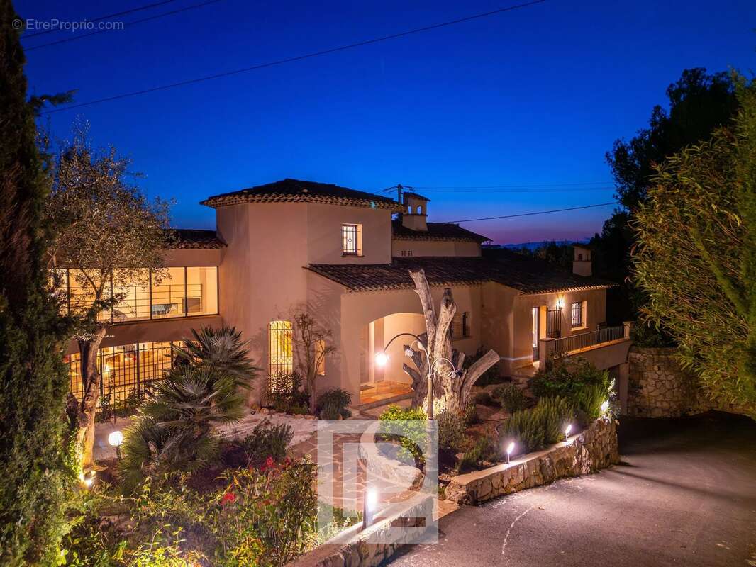 Maison à MOUGINS