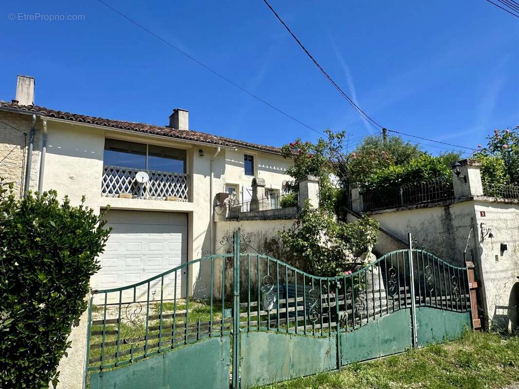 Maison à NANTEUIL-EN-VALLEE