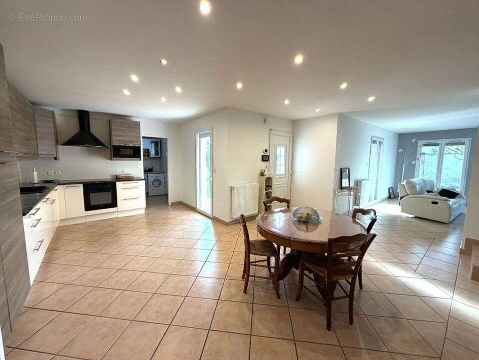 Maison à ROMANS-SUR-ISERE