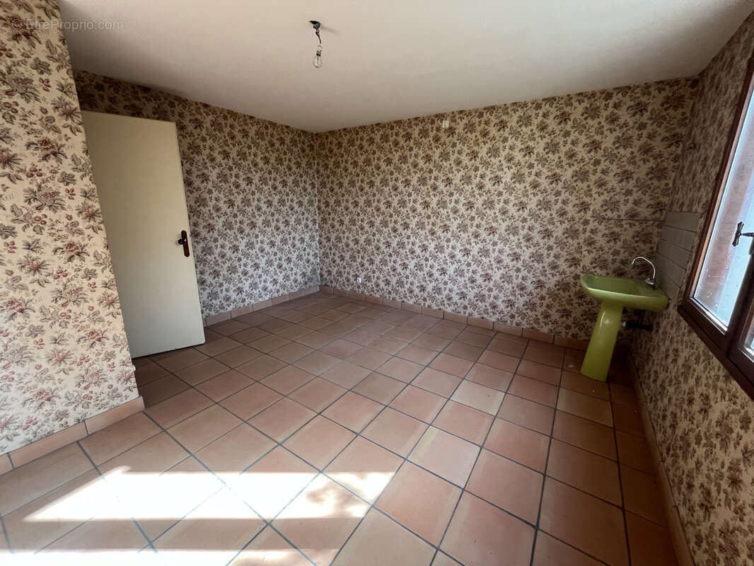 Maison de 140 m2 avec terrasse, balcon et jardin 1300 M2 - photo 17