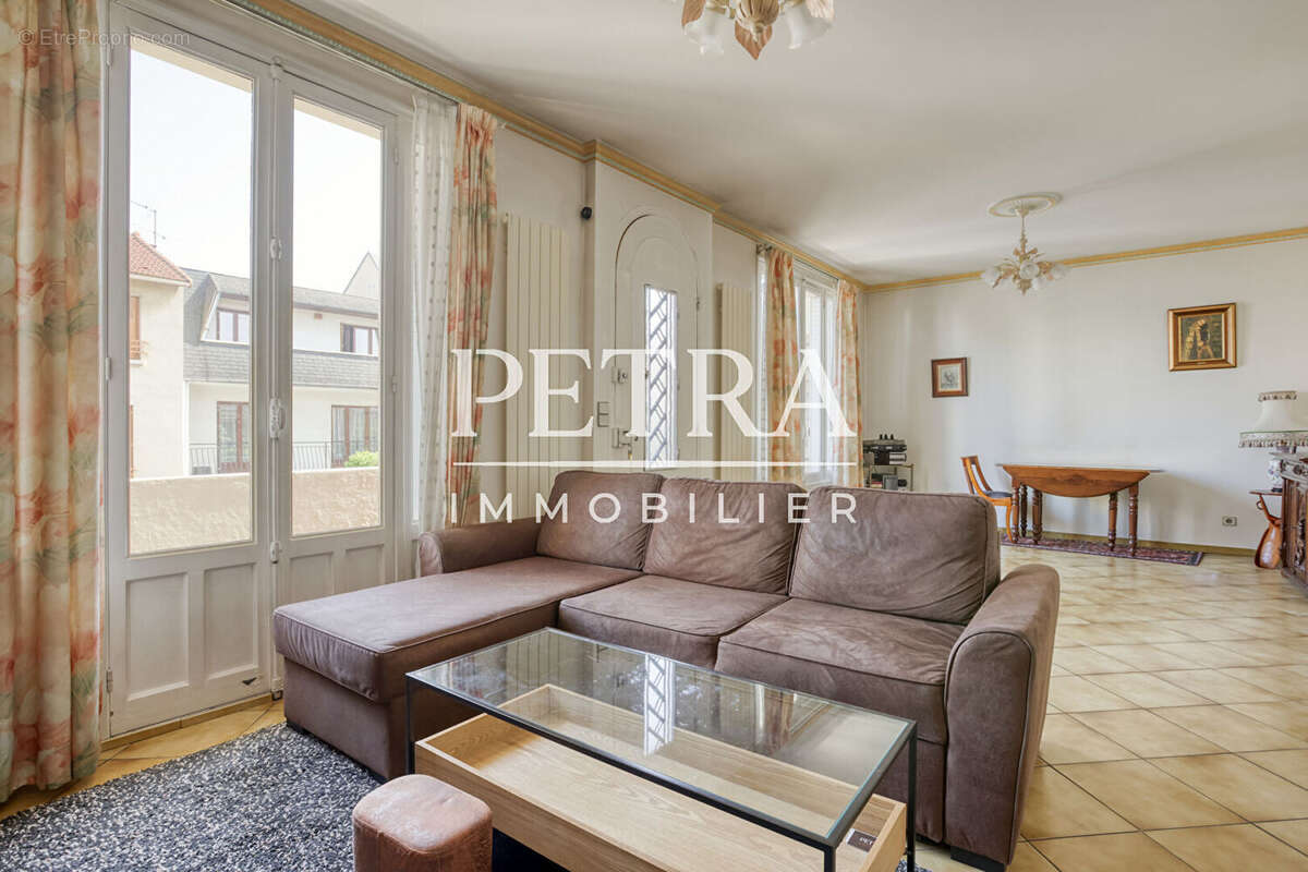 Maison à L'HAY-LES-ROSES