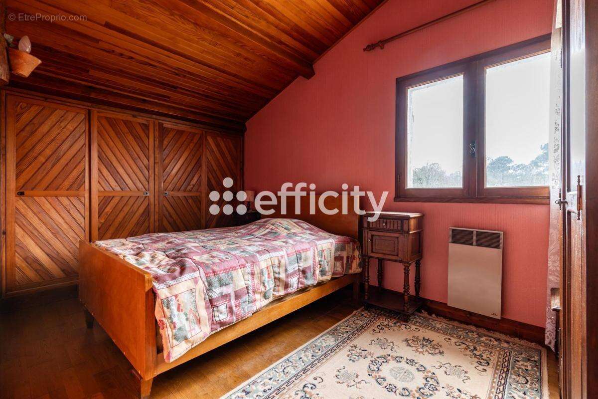 Maison 155 m² à Salles  - photo 11