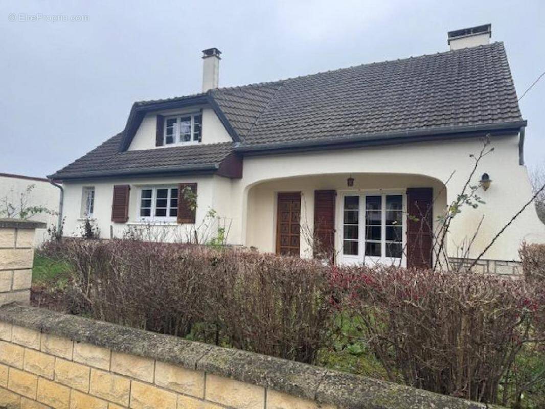 Maison à ROZIERES-SUR-CRISE