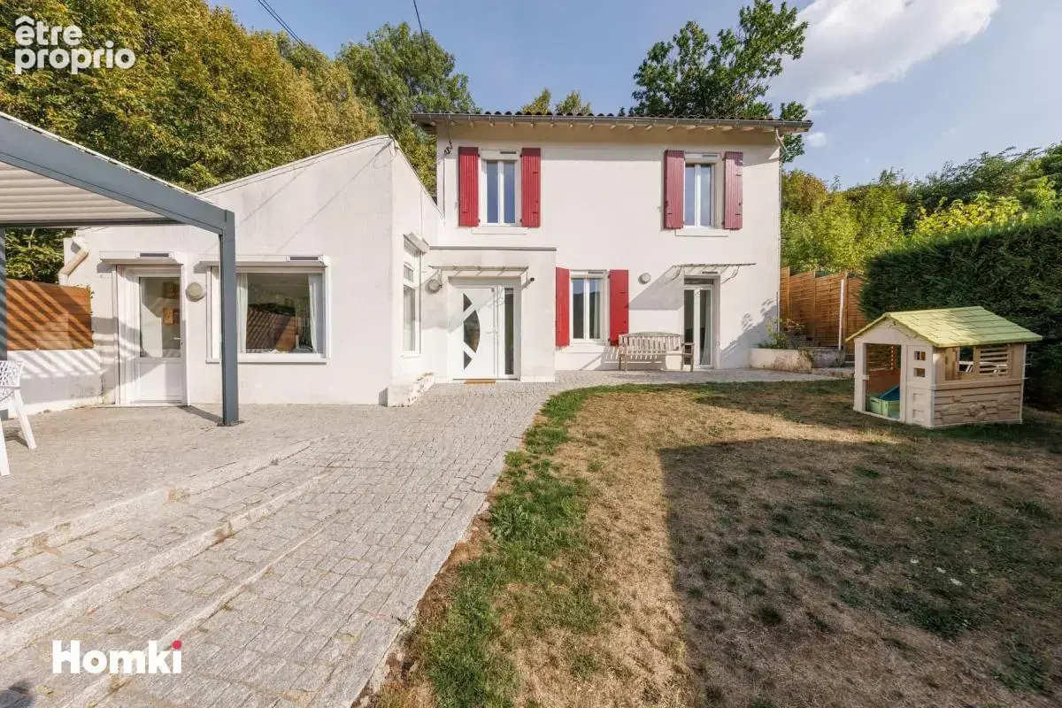 À vendre – Jolie maison familiale de 124 m2 sur les hauteurs de Royat - photo 3