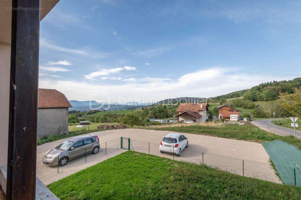 Appartement à PRINGY