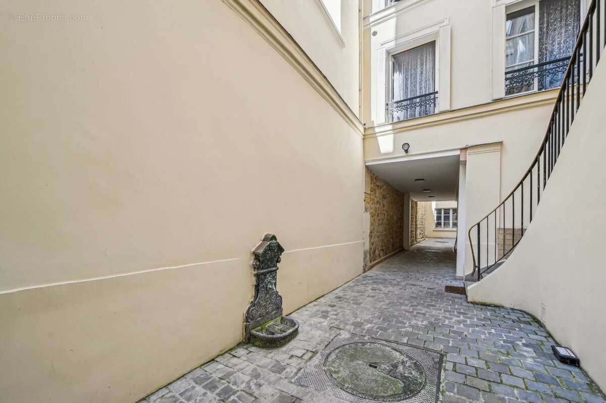 Appartement à PARIS-7E