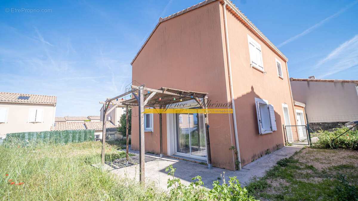 Maison à MONTELIMAR
