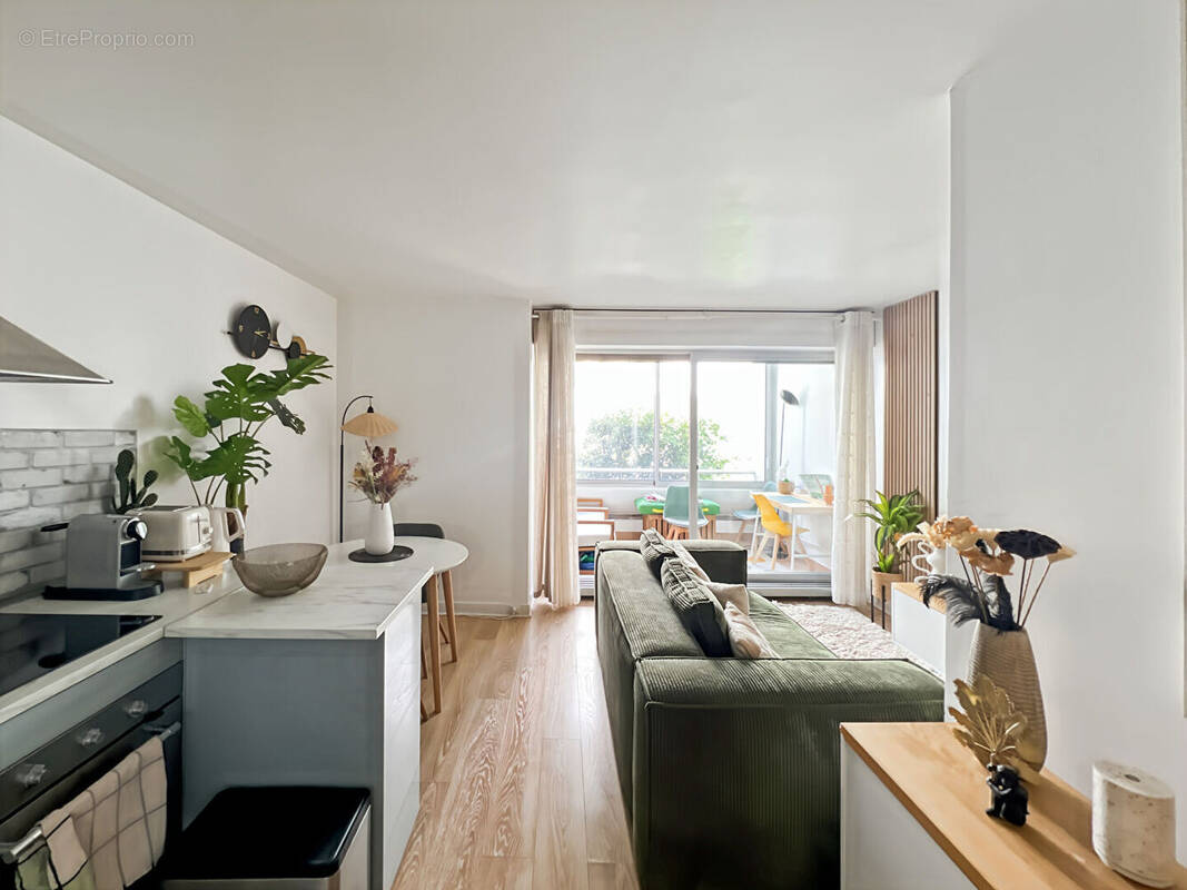 Appartement à PARIS-15E