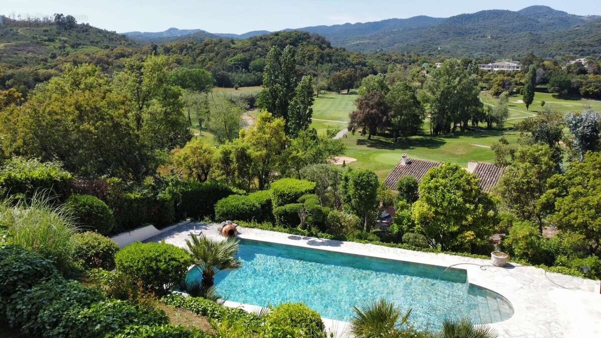 Maison à MANDELIEU-LA-NAPOULE