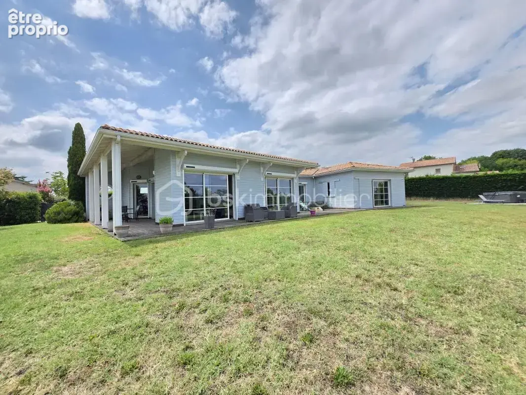 Maison 170 m² -5 chambres- jardin 4378 m²- double carport-abri - spa - photo 2