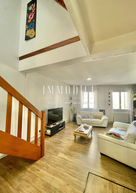 Appartement à THOISSEY