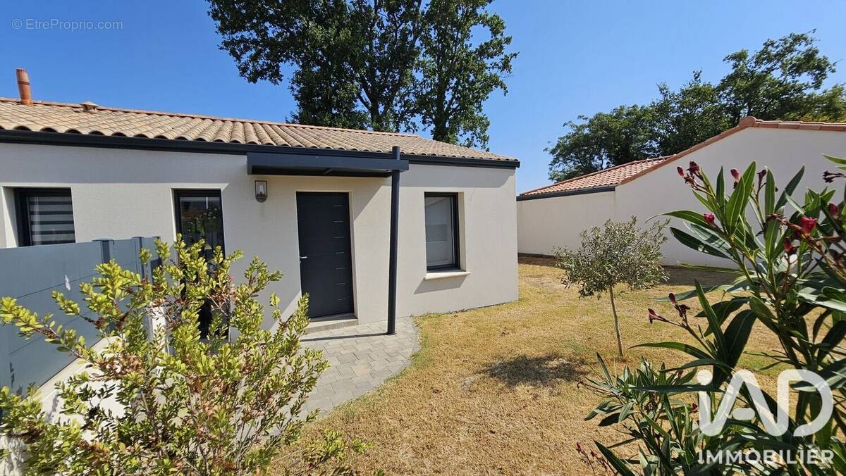 Photo 1 - Maison à SAINT-PHILBERT-DE-GRAND-LIEU