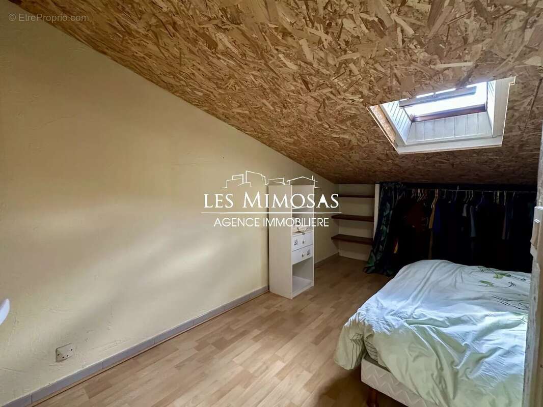 Maison à ROQUEBRUNE-SUR-ARGENS