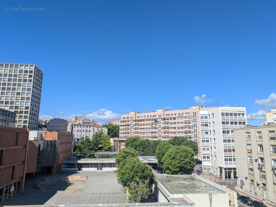 Appartement à MARSEILLE-2E