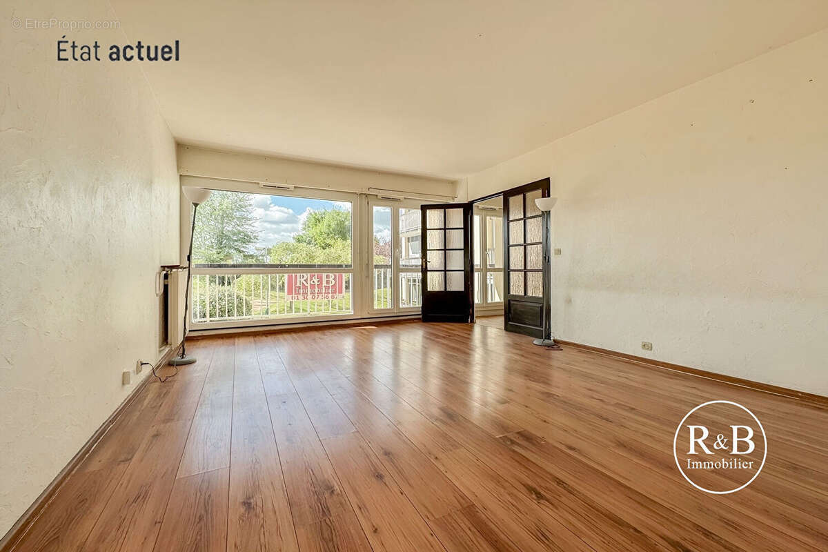 Appartement à LES CLAYES-SOUS-BOIS