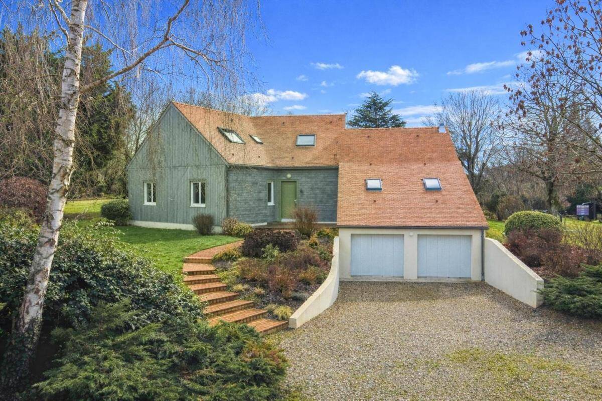 Maison à YVRE-L'EVEQUE