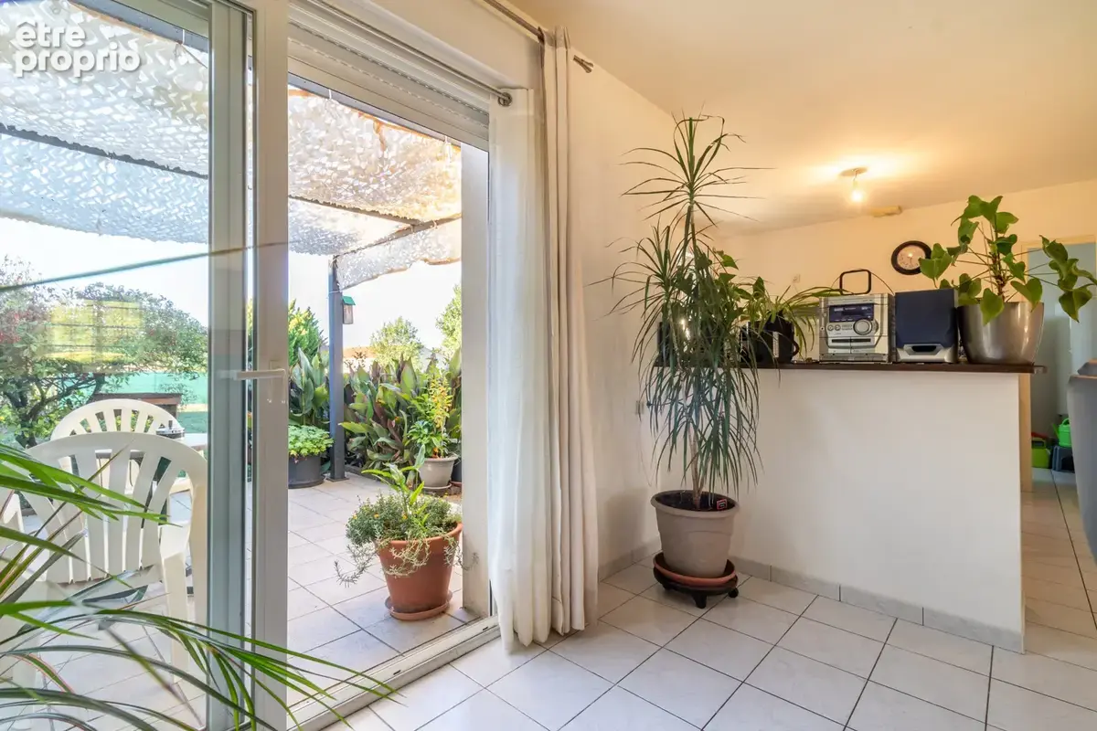 Saint-savinien   maison de plain-pied de 97 m2   grand garage   terrain de 719 m2 - photo 3