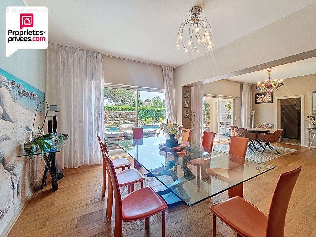 Villa plain pied 7 pieces 203 m2 piscine et terrain  paysager de 2500 m2 - photo 10