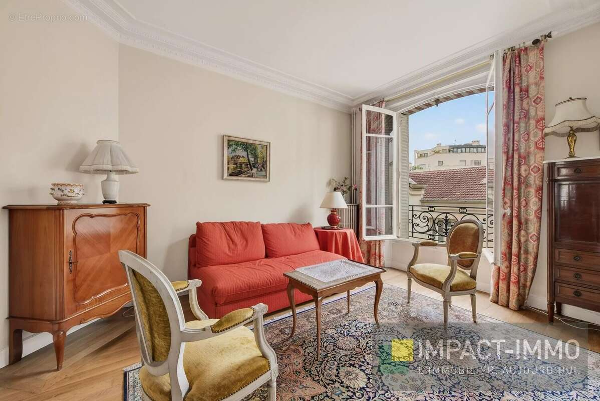 Appartement à COURBEVOIE
