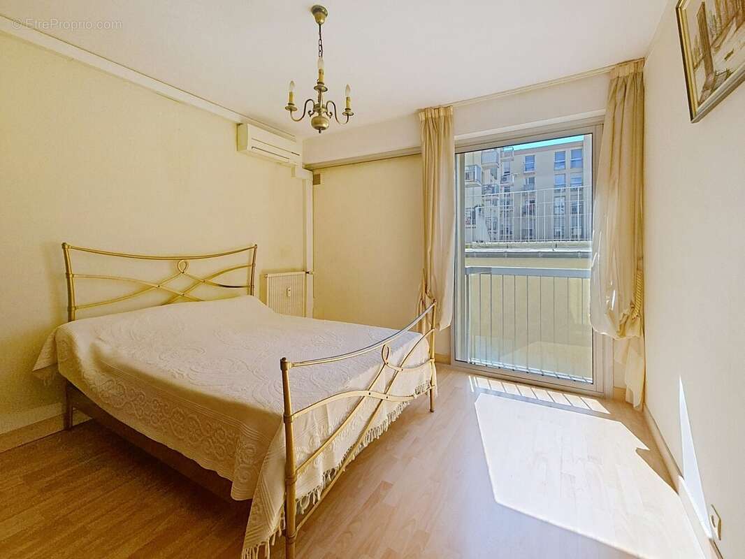 Appartement T3 91 m² avec vue quai et parking - photo 7