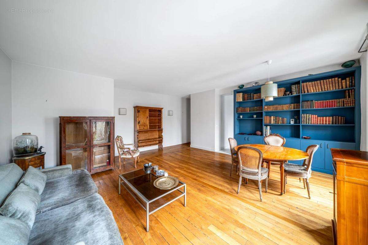 Appartement à PARIS-14E