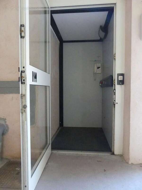 Maison 157 m² - Ascenseur - Garage - Terrain 930 m² - photo 25