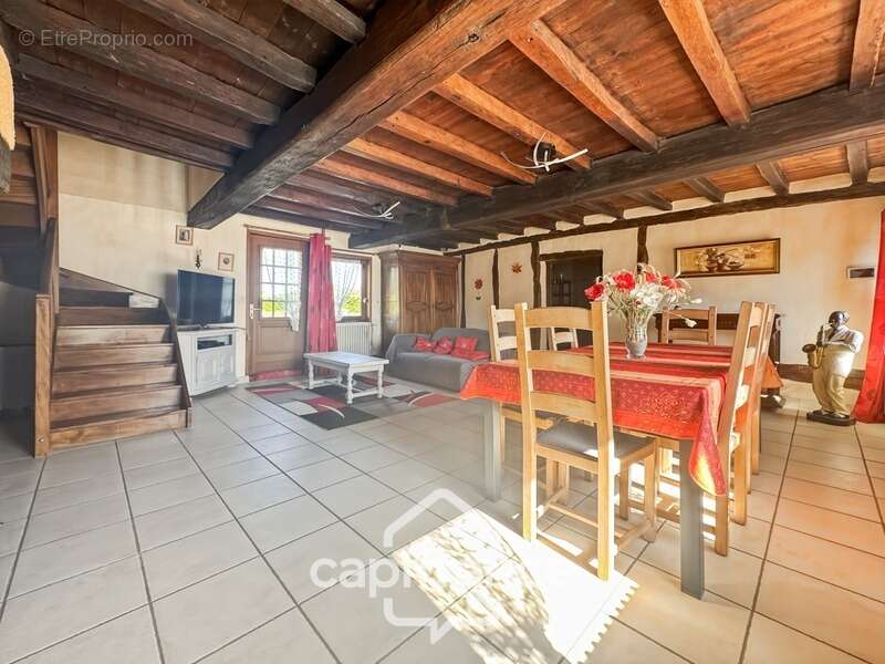 Longère bressane avec dépendances – Fort potentiel à Tronchy - photo 6