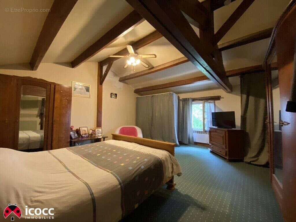 Maison 188 m² à Chasnais  - photo 8