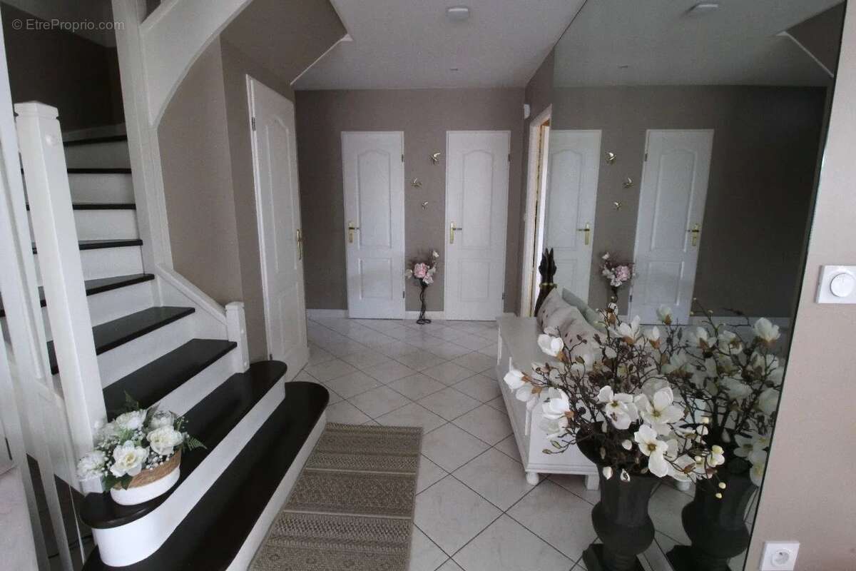 Maison à OZOIR-LA-FERRIERE